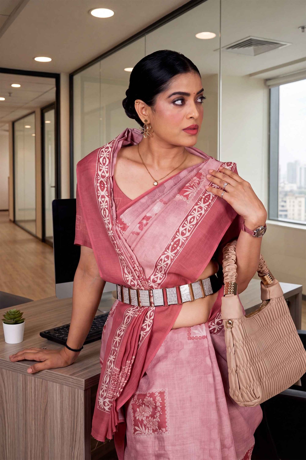 Laxmipati Power Pleats Pink Linen Geometric Printed Saree