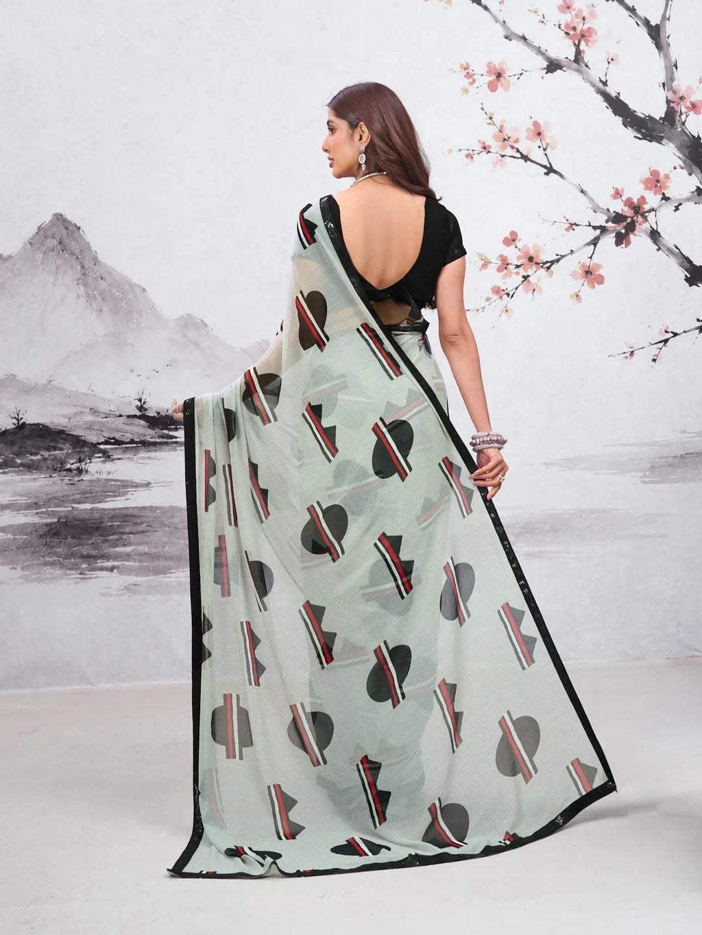 Laxmipati Hasinaa Grey Georgette Geometric Printed Saree
