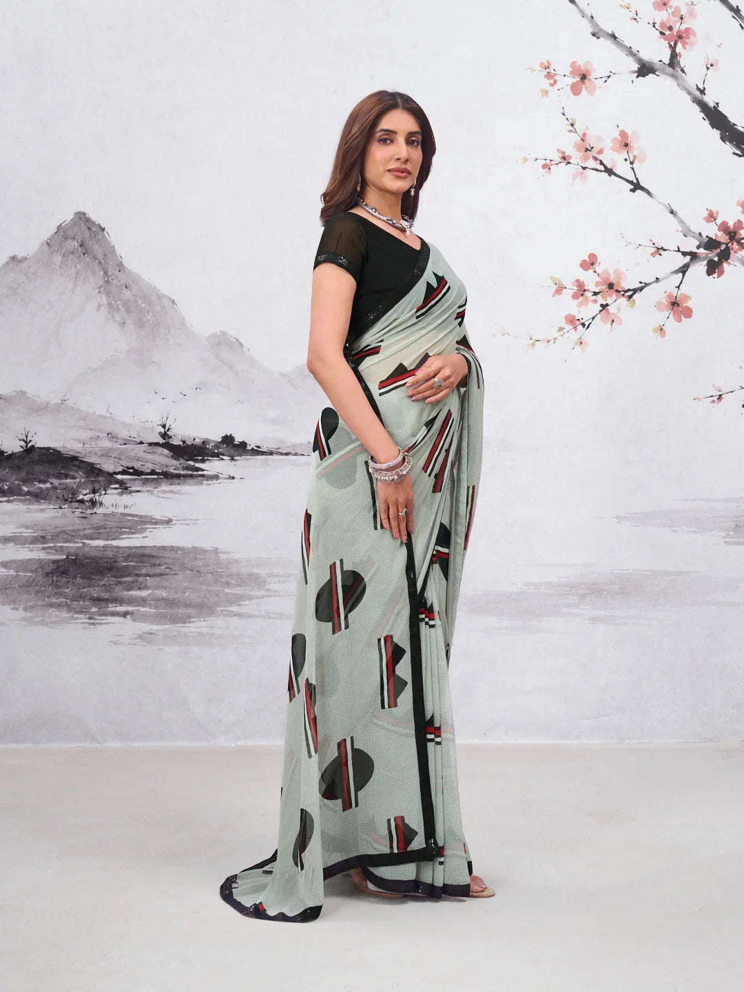 Laxmipati Hasinaa Grey Georgette Geometric Printed Saree